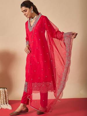 Women Ethnic Motifs Yoke Design Regular Thread Work Kurta with Trousers & With Dupatta 4
