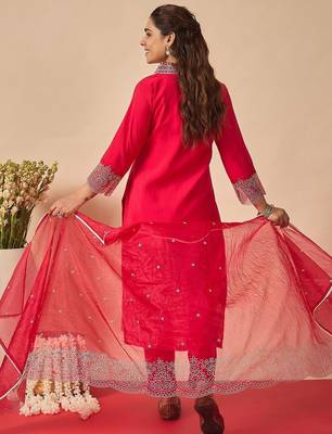 Women Ethnic Motifs Yoke Design Regular Thread Work Kurta with Trousers & With Dupatta 5