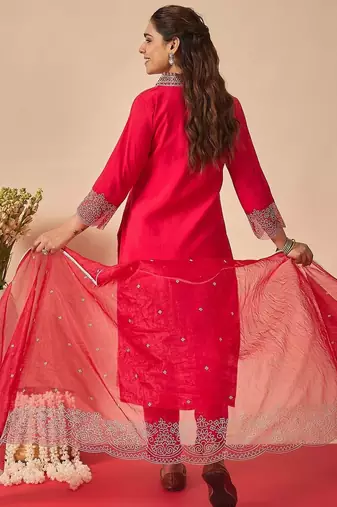 Women Ethnic Motifs Yoke Design Regular Thread Work Kurta with Trousers & With Dupatta