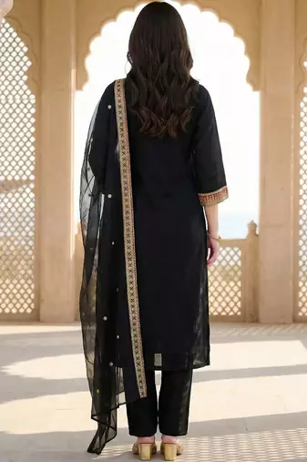 Women Ethnic Motifs Embroidered Regular Thread Work Kurta with Trousers & With Dupatta