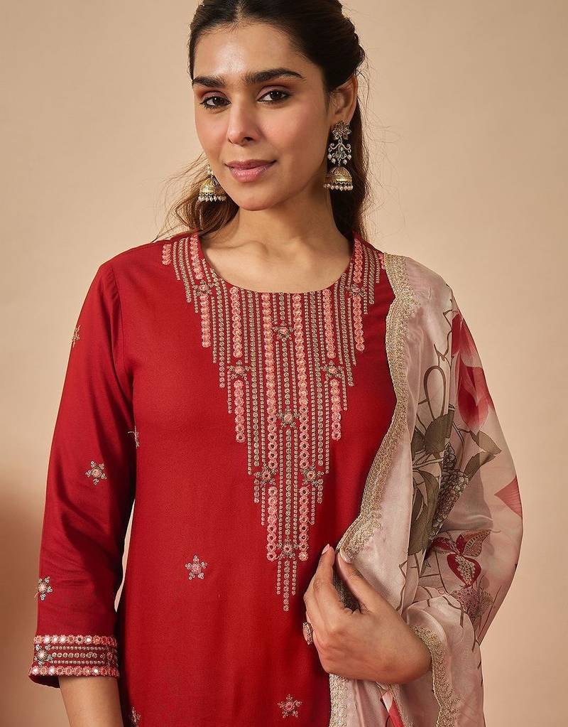 Women Ethnic Motifs Embroidered Regular Thread Work Kurta with Trousers & With Dupatta