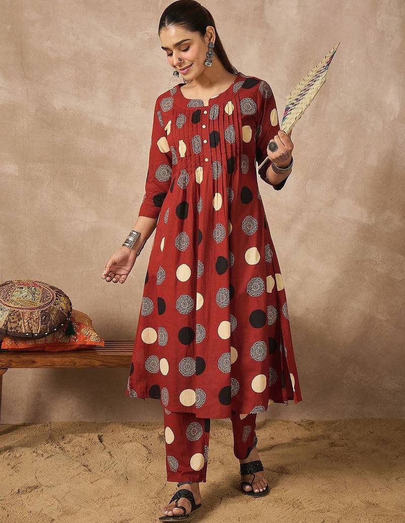 Women Ethnic Motifs Printed Pleated Pure Cotton Kurta with Trousers