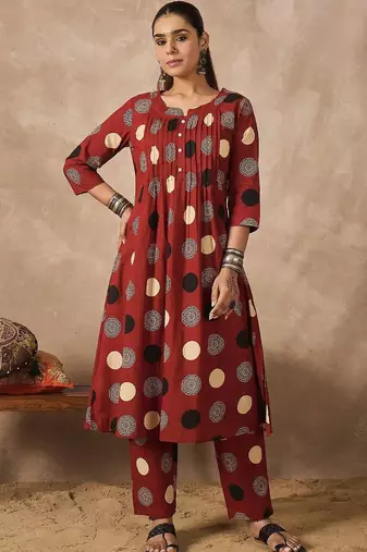 Women Ethnic Motifs Printed Pleated Pure Cotton Kurta with Trousers