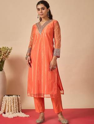 Women Ethnic Motifs Embroidered Regular Thread Work Kurta with Trousers & With Dupatta 2