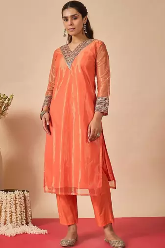 Women Ethnic Motifs Embroidered Regular Thread Work Kurta with Trousers & With Dupatta