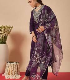 Women Ethnic Motifs Embroidered Regular Thread Work Kurta with Trousers & With Dupatta
