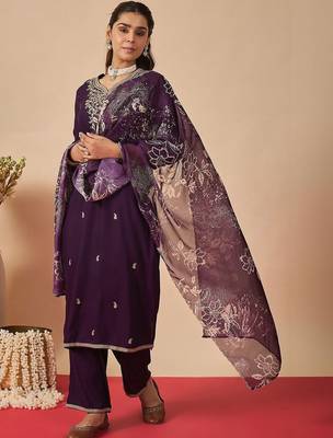 Women Ethnic Motifs Embroidered Regular Thread Work Kurta with Trousers & With Dupatta 4