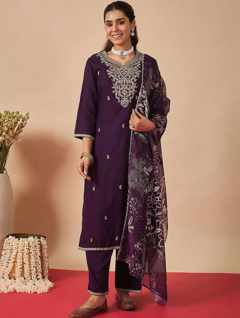 Women Ethnic Motifs Embroidered Regular Thread Work Kurta with Trousers & With Dupatta