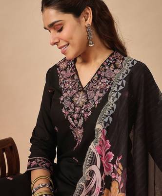 Women Ethnic Motifs Embroidered Regular Thread Work Kurta with Trousers & With Dupatta 3