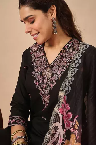 Women Ethnic Motifs Embroidered Regular Thread Work Kurta with Trousers & With Dupatta