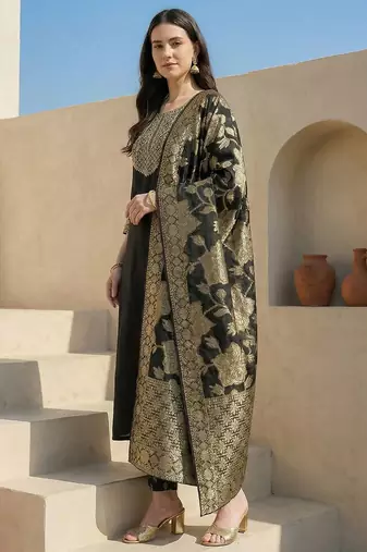 Women Ethnic Motifs Embroidered Regular Thread Work Kurta with Trousers & With Dupatta
