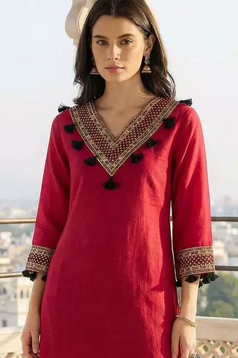 Women Ethnic Motifs Embroidered Regular Thread Work Kurta with Trousers