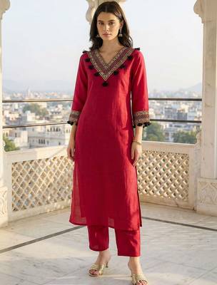 Women Ethnic Motifs Embroidered Regular Thread Work Kurta with Trousers 6