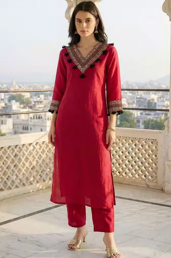 Women Ethnic Motifs Embroidered Regular Thread Work Kurta with Trousers