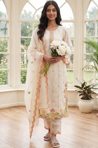Women Floral Embroidered Regular Thread Work Kurta with Trousers & With Dupatta