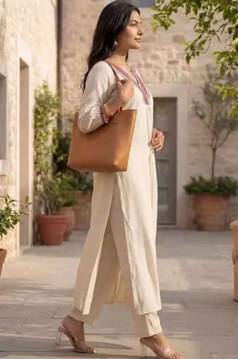 Women Ethnic Motifs Embroidered Regular Thread Work Liva Kurta with Trousers