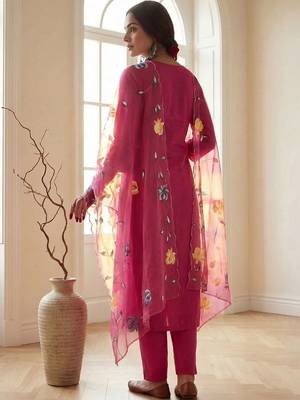 Women Floral Printed Regular Pure Cotton Kurta with Trousers & With Dupatta 5