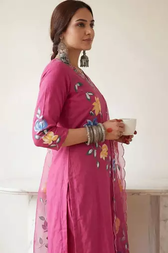 Women Floral Printed Regular Pure Cotton Kurta with Trousers & With Dupatta