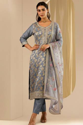 Women Ethnic Motifs Thread Work Kurta with Trousers & With Dupatta
