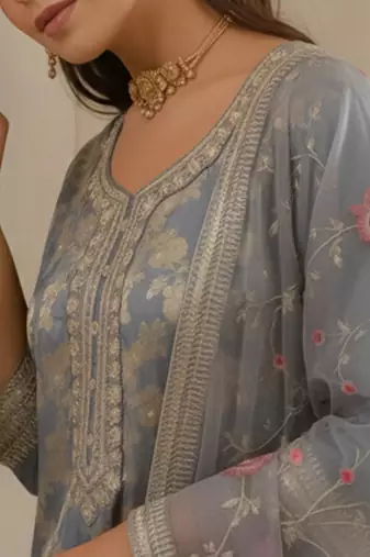 Women Ethnic Motifs Thread Work Kurta with Trousers & With Dupatta