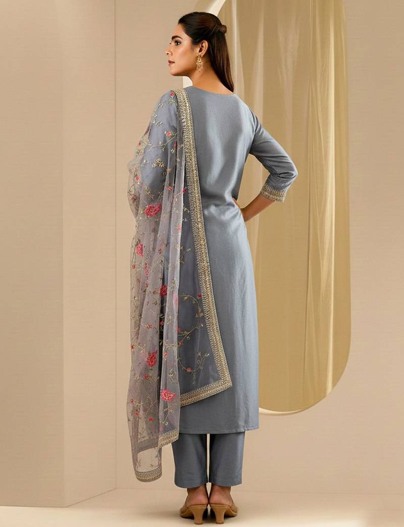 Women Ethnic Motifs Thread Work Kurta with Trousers & With Dupatta