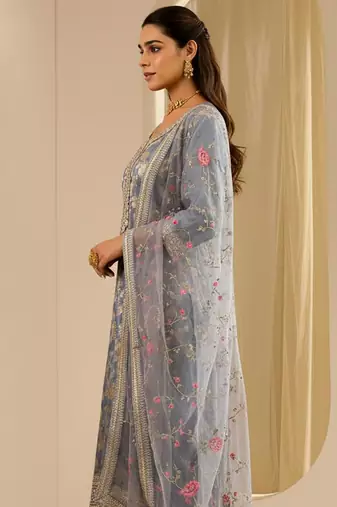 Women Ethnic Motifs Thread Work Kurta with Trousers & With Dupatta