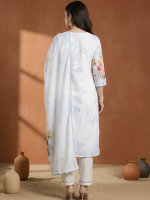 Women Floral Printed Regular Beads and Stones Linen Kurta with Trousers & With Dupatta 4