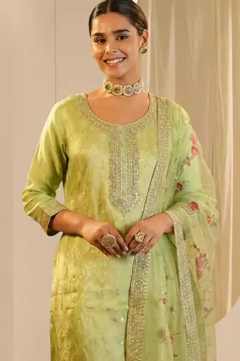 Women Ethnic Motifs Embroidered Regular Thread Work Kurta with Trousers & With Dupatta