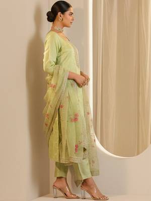 Women Ethnic Motifs Embroidered Regular Thread Work Kurta with Trousers & With Dupatta 5