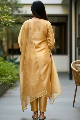 Women Ethnic Motifs Embroidered Regular Thread Work Kurta with Trousers & With Dupatta