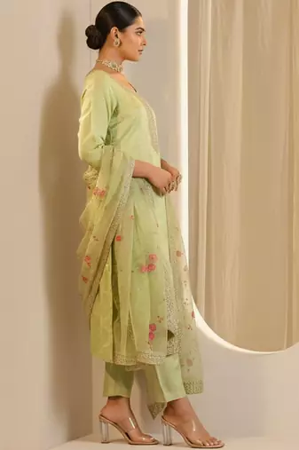 Women Ethnic Motifs Embroidered Regular Thread Work Kurta with Trousers & With Dupatta