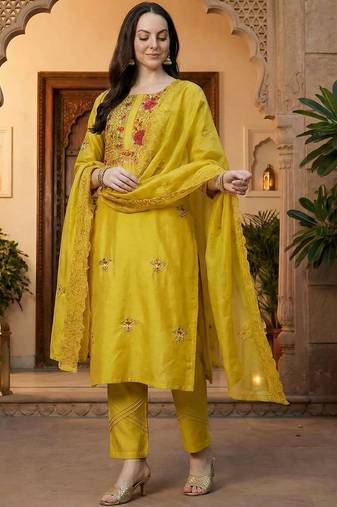 Women Ethnic Motifs Embroidered Regular Thread Work Kurta with Trousers & With Dupatta