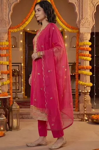 Women Ethnic Motifs Embroidered Regular Thread Work Kurta with Trousers & With Dupatta