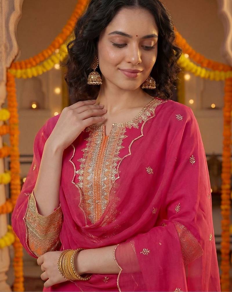 Women Ethnic Motifs Embroidered Regular Thread Work Kurta with Trousers & With Dupatta