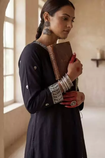 Women Ethnic Motifs Embroidered Angrakha Thread Work Kurta with Trousers & With Dupatta