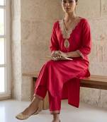 Women Ethnic Motifs Embroidered Regular Thread Work Liva Kurta with Trousers