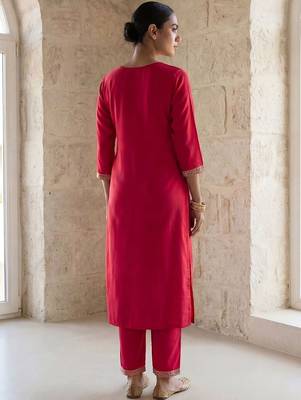Women Ethnic Motifs Embroidered Regular Thread Work Liva Kurta with Trousers 4