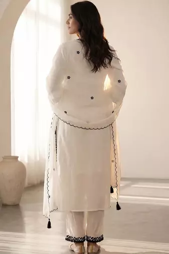 Women Ethnic Motifs Embroidered Regular Thread Work Kurta with Trousers & With Dupatta