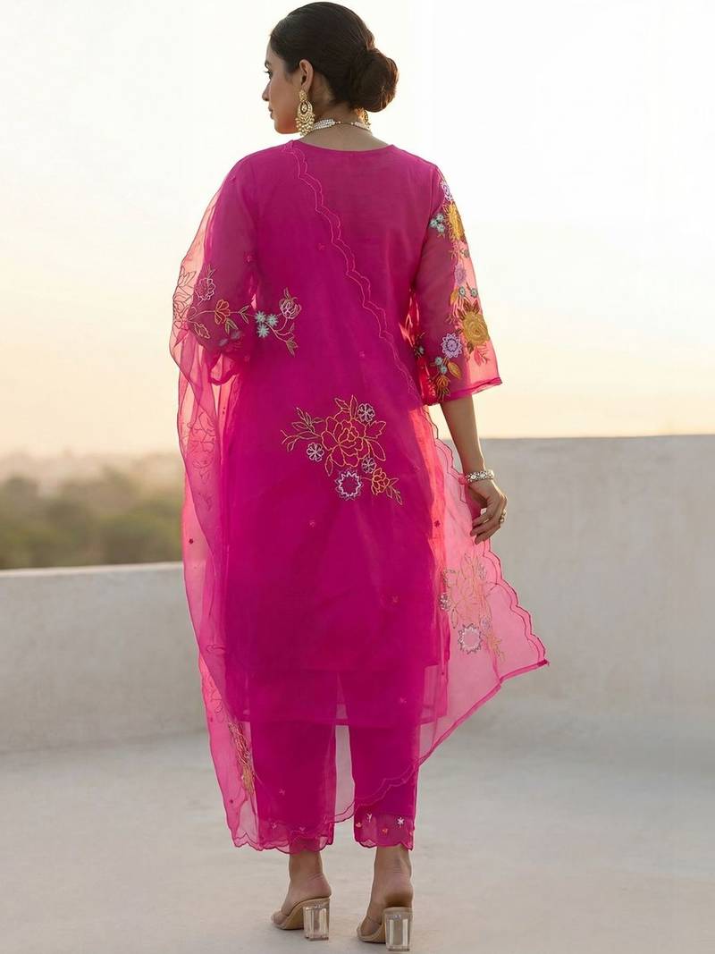 Women Floral Embroidered Regular Thread Work Kurta with Trousers & With Dupatta