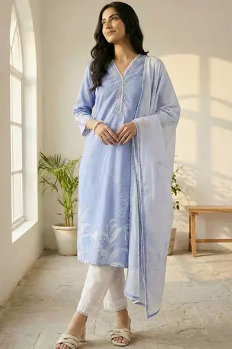 Women Floral Printed Regular Thread Work Linen Kurta with Trousers & With Dupatta