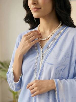 Women Floral Printed Regular Thread Work Linen Kurta with Trousers & With Dupatta 5
