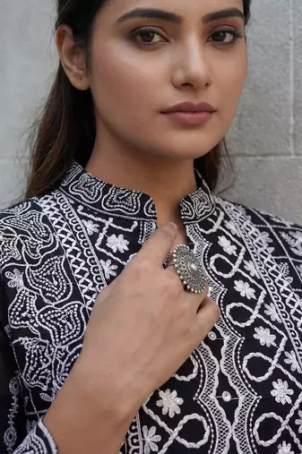 Women Ethnic Motifs Embroidered Regular Thread Work Pure Cotton Kurta with Trousers & With Dupatta