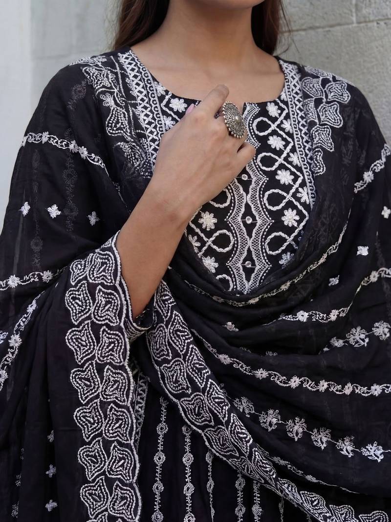 Women Ethnic Motifs Embroidered Regular Thread Work Pure Cotton Kurta with Trousers & With Dupatta