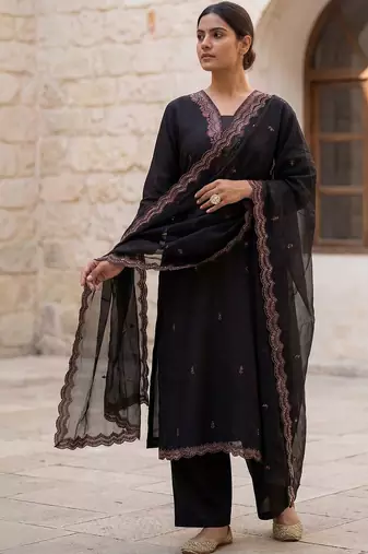 Women Ethnic Motifs Embroidered Regular Thread Work Kurta with Trousers & With Dupatta