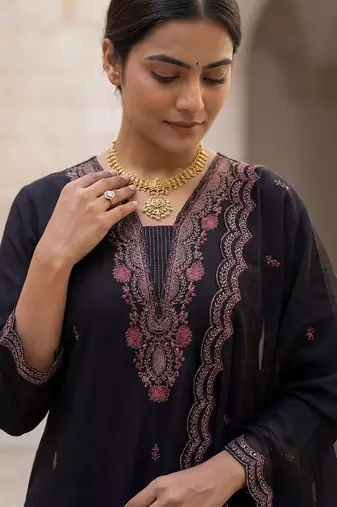 Women Ethnic Motifs Embroidered Regular Thread Work Kurta with Trousers & With Dupatta