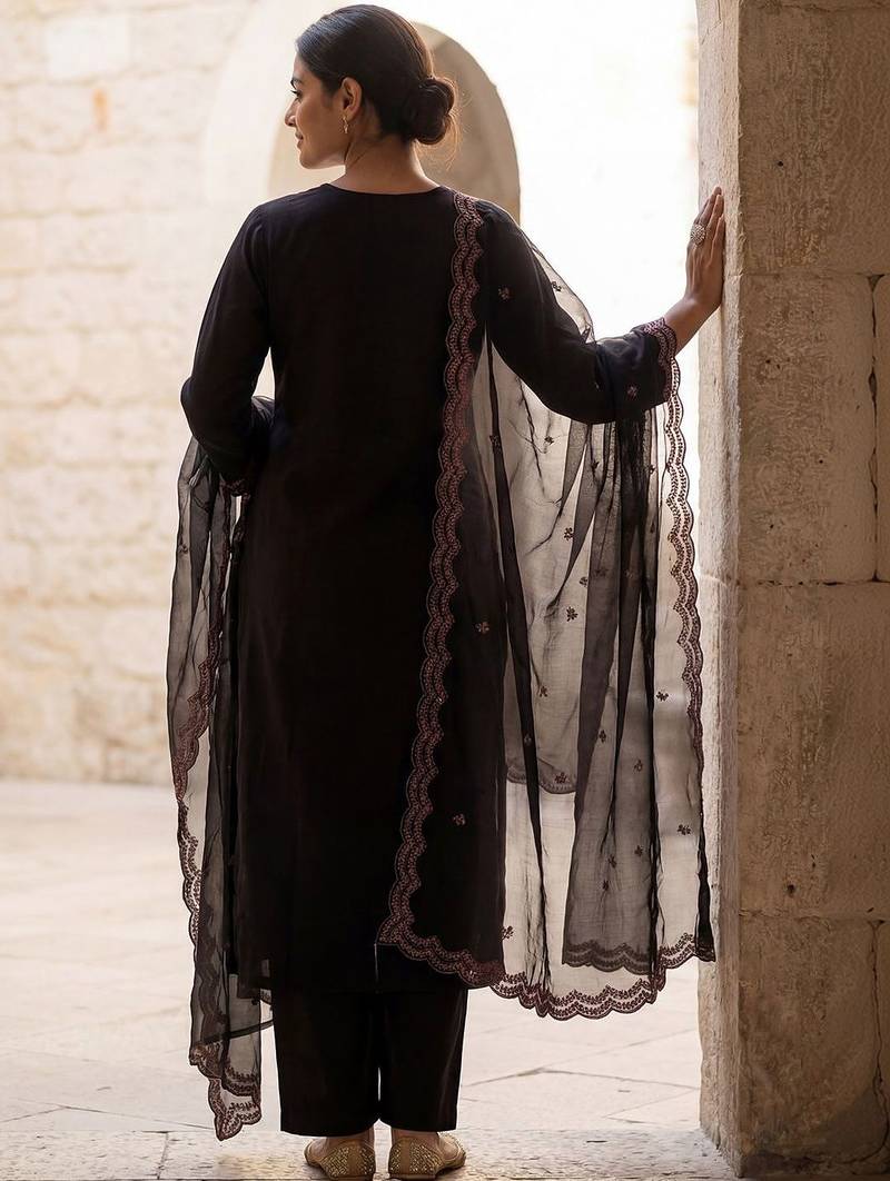Women Ethnic Motifs Embroidered Regular Thread Work Kurta with Trousers & With Dupatta