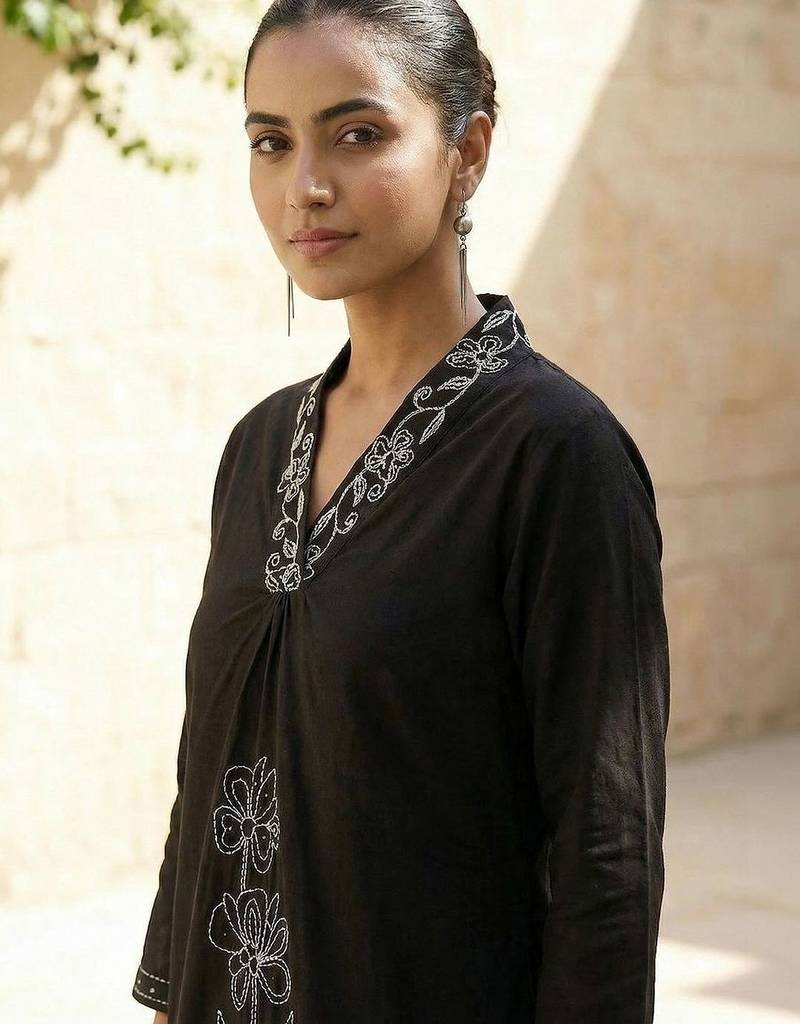 Women Floral Embroidered Regular Thread Work Pure Cotton Kurta with Trousers & With Dupatta