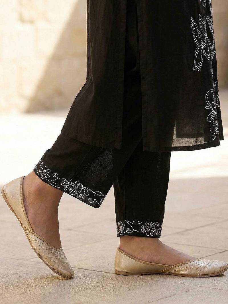 Women Floral Embroidered Regular Thread Work Pure Cotton Kurta with Trousers & With Dupatta
