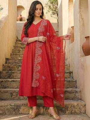 Women Ethnic Motifs Panelled Thread Work Kurta with Trousers & With Dupatta 3