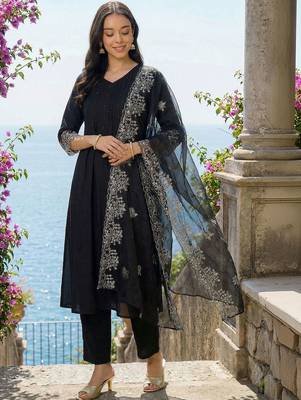 Women Ethnic Motifs Regular Thread Work Kurta with Trousers & With Dupatta 4